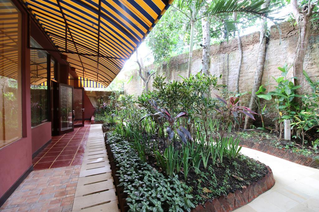 Petit Hotel Bali Убуд Экстерьер фото